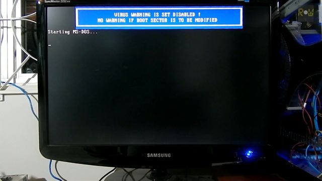 Boot do MS-DOS 6.22 e Windows 3.11 em um 80386 SX de 33 MHz смотреть онлайн