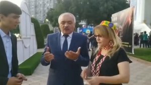 Аловуддин Абдуллоев охирин бор дар Душанбе бо хамсараш Мастураи Ортик (занаш) ва Мавлонаи Начмиддин