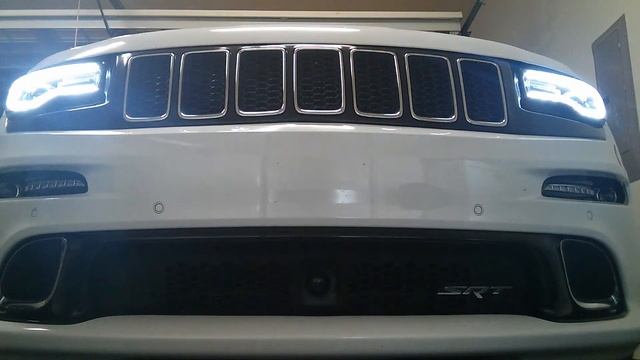 2014 Jeep SRT Headlight Ribbon DRL activation test 1 смотреть онлайн