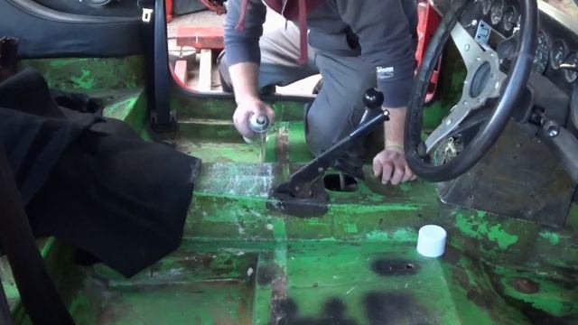 Scimitar SE5 DIY Carpet fitting Part 1.. A "how you could" with what we have at around the Ed Shed смотреть онлайн