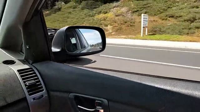 Toyota Prius Passes By A Lambo смотреть онлайн