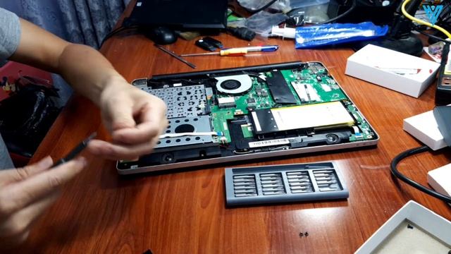Vệ sinh máy tính cho laptop Asus TP550L và cài hệ điều hành Win 10 Pro (106) смотреть онлайн
