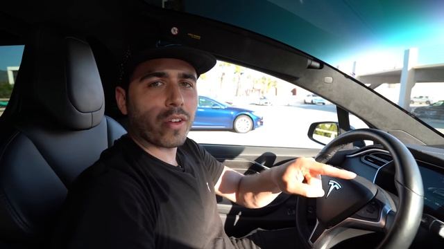 David Dobrik Reviews a Tesla Model X with Me смотреть онлайн