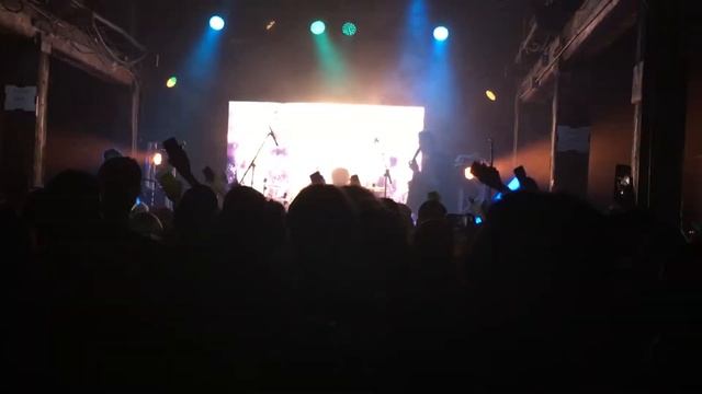 Cody Carson Explains the Meaning behind Unopened Windows смотреть онлайн