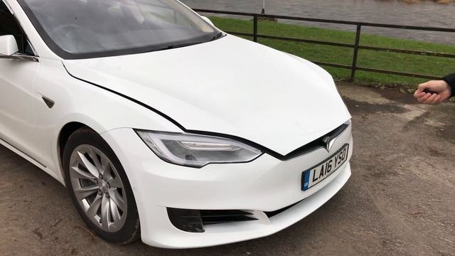 Unlocking, Locking and Storage - A Tesla Model S from Whitecar смотреть онлайн