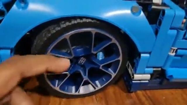 Reviewing the Lego Bugatti Chiron смотреть онлайн