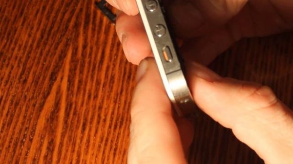 Сбор платы Iphone 4S.