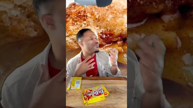 Trying KitKat’s Limited Edition Apple Pie Flavor! смотреть онлайн