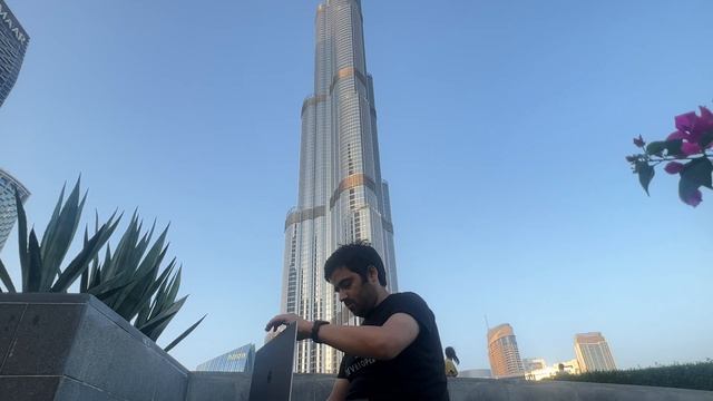 A Day In The Life Of A Software Engineer In Dubai смотреть онлайн