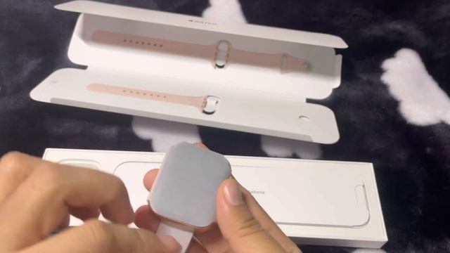 Apple Watch SE 44mm Unboxing|Taiwan смотреть онлайн