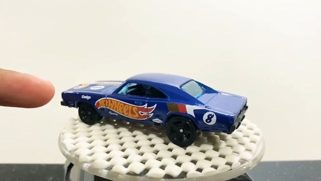 Hot Wheels ‘69 Dodge Charger смотреть онлайн
