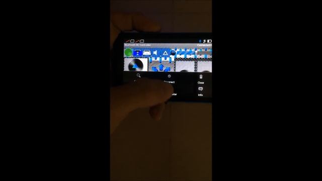Demostration-Android and IOS app control 2WD Robotic Car with front light and Horn смотреть онлайн