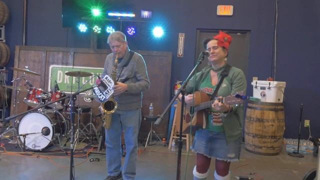 Pints 4 Purrs 2 - Crane Show - Part 29 - (Mandi Strachota featuring Daryl Dunn) смотреть онлайн