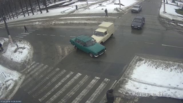 07.03.18 Время 10.29. Верхний перекресток Дружбы. Сошлись два Москвича смотреть онлайн