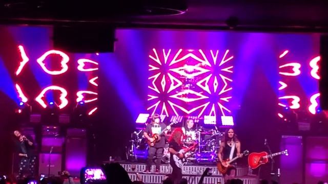 Tesla, love song 9/14/19 Lynn Massachusetts смотреть онлайн