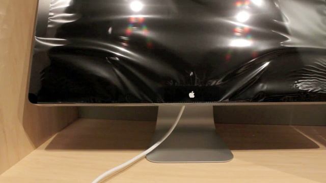 Apple 27" LED Cinema Display Unboxing (Bilsta57) смотреть онлайн