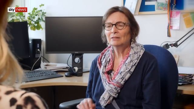 Special Report: NHS 'over-diagnosing' transgender children смотреть онлайн