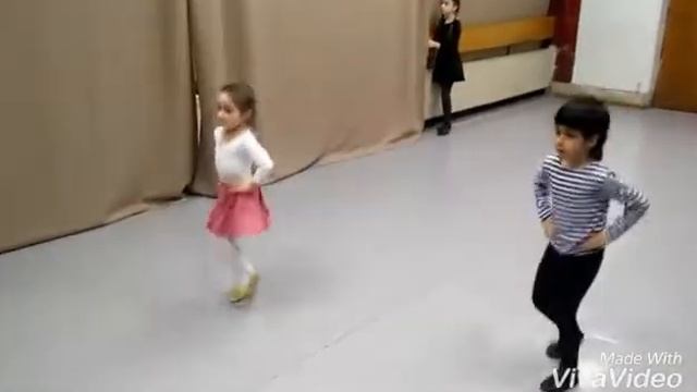 Юные ученики школы лезгинки "Дух Кавказа" смотреть онлайн