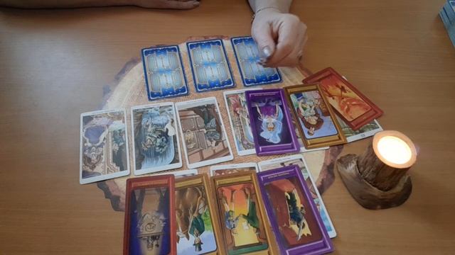 Стучит....гремит...дверь откроет... смотреть онлайн