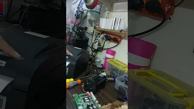 Xong con máy In 350B báo đỏ đèn erro, Không kêu tít смотреть онлайн