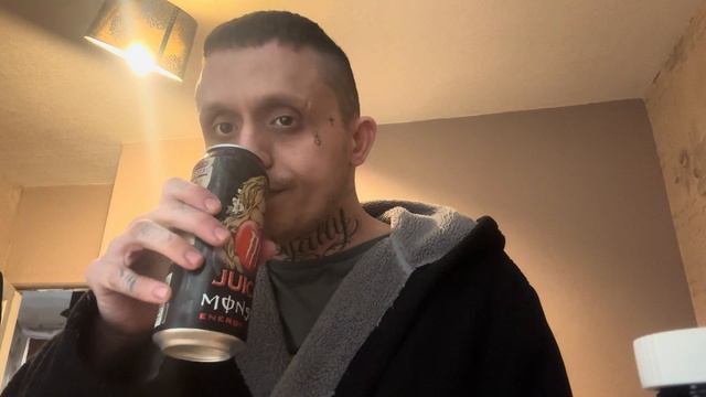 TRYING THE NEW MONSTER BAD APPLE - MONSTER ENERGY смотреть онлайн