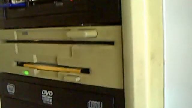 Opening Floppy Disks in Windows 7 Beta 1 (works in RTM) смотреть онлайн