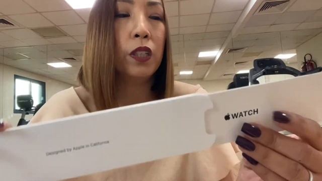 Unboxing Apple Watch series 7 Starlight 41 mm sport band with extra Dark Cherry band смотреть онлайн