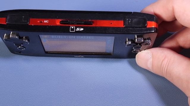 The Original Handheld Retro Emulation Beast from 2009 - GP2X Wiz смотреть онлайн