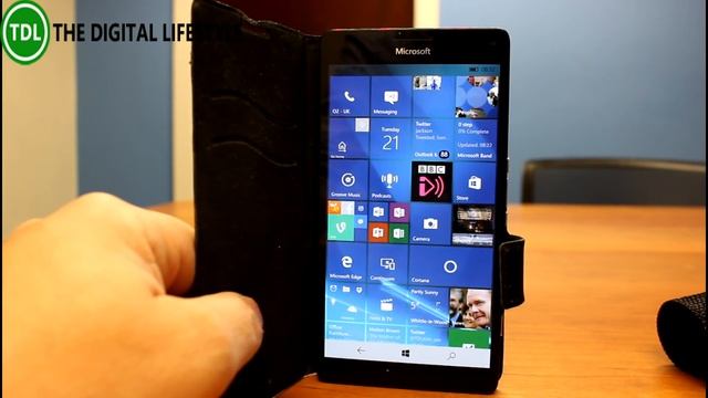Hands on with Windows 10 Mobile Creators Update Build 15063 смотреть онлайн