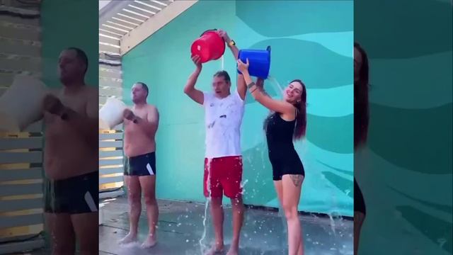 В Парке Горького открылся сезон закаливания смотреть онлайн