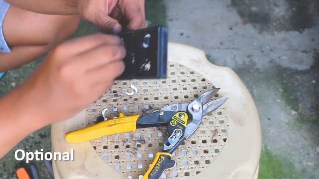 OLD U.P.S. TURN TO DIY PORTABLE SOLAR POWER GENERATOR (PART 1) - Disassemble UPS смотреть онлайн