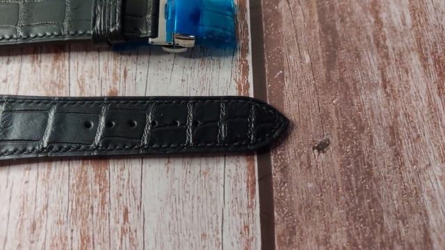 Black Full Grain Crocodile Leather Strap For Apple Watch Ultra (49mm) смотреть онлайн