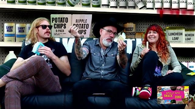 Rock N' Roll Snack Zone: Birthday Cake And Apple Pie Kit Kat