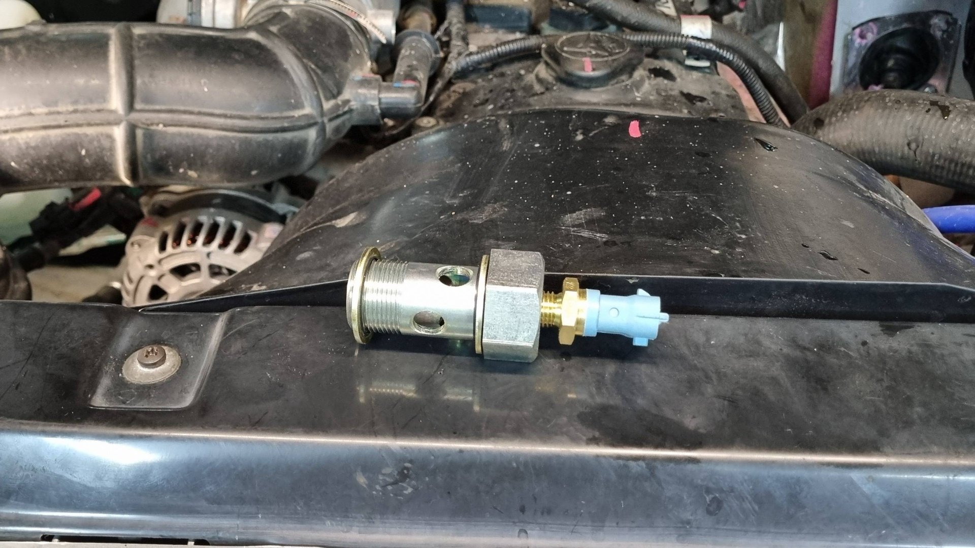 Перенос датчика температуры ДВС на УАЗ Патриот с АКПП смотреть онлайн