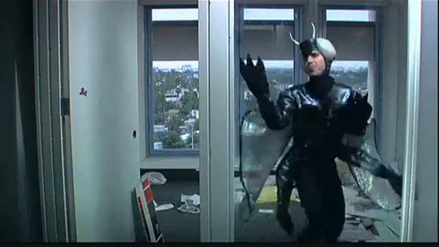 Trash Fly Window смотреть онлайн