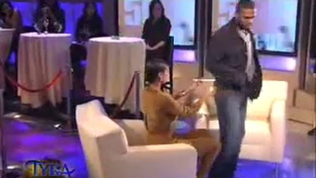 50 Cent On Tyra Show Says He Has A Apple Booty. LMFAO!!! смотреть онлайн