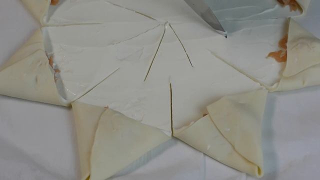 BASTA 1 ROTOLO di Pasta Sfoglia| LA PREPARI in 5 minuti GHIRLANDA Di NATALE di PASTA SFOGLIA смотреть онлайн