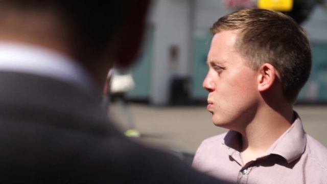 Nuneaton is the kind of marginal Labour should win, can they turn it around? смотреть онлайн