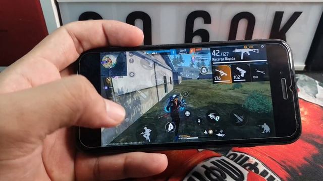 IOS 16.7.1! MEU IPHONE 8 RODOU FREE FIRE COM TUDO NO ULTRA 60FPS! VALE A PENA EM 2023 смотреть онлайн