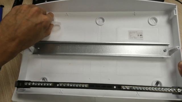 ОБЗОР БОКС 18 МОДУЛЕЙ Easy9/City9 Systeme Electric. КАК УСТАНОВИТЬ 3 УЗО В ЩИТЕ, НУЛЕВУЮ ШИНУ смотреть онлайн