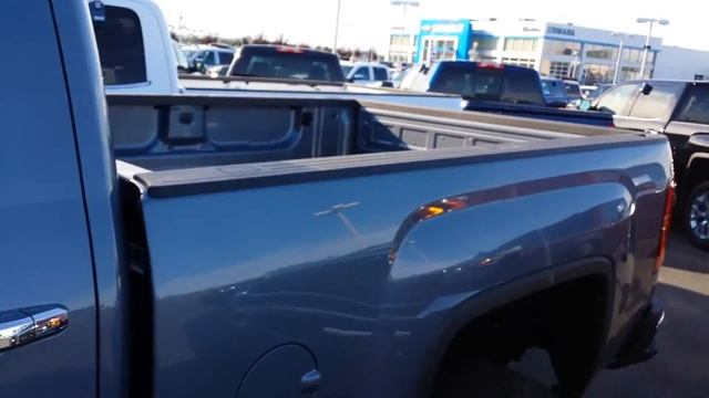 Sharrie here is a side by side comparison of the GMC and the Chevrolet смотреть онлайн