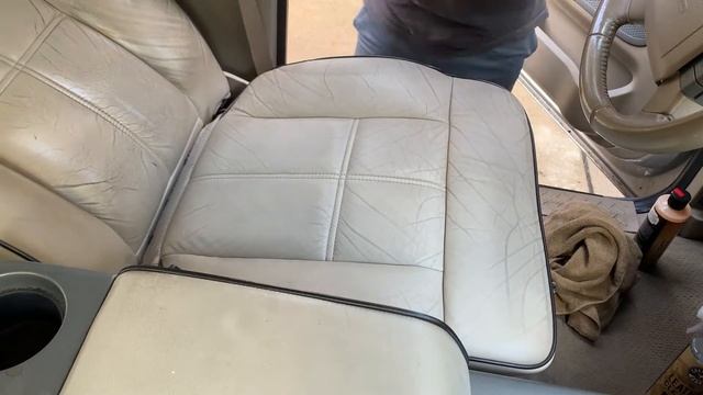 Deep Cleaned a FILTHY 2006 Lincoln Mark LT смотреть онлайн