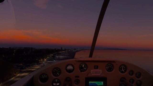 MSFS2020 Flying and Fishing at Santa Monica Pier in the Cessna C170 with RealVR Fishing. SU 10 BETA смотреть онлайн