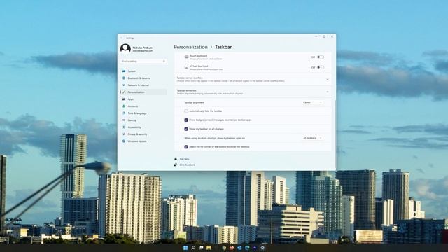 How to make Windows 11 Taskbar similar to Windows 10 - in 15 seconds! смотреть онлайн