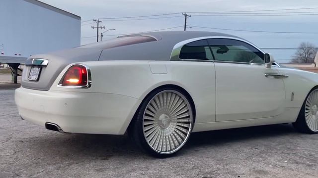 Rolls Royce Wraith Rolling on 26" смотреть онлайн