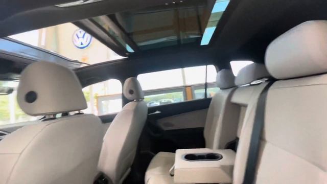2021 Volkswagen Tiguan SE Rline black walk around video смотреть онлайн