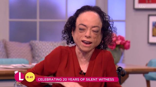 Liz Carr and David Caves Talk 20 Years of Silent Witness | Lorraine смотреть онлайн