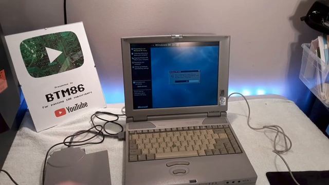 My "New" Laptop - Toshiba Satellite Pro 440CDX Overview And Windows 98 Install. смотреть онлайн