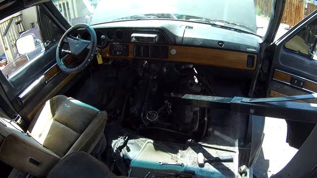 87 Dodge Ram Van 250: Engine Pull смотреть онлайн