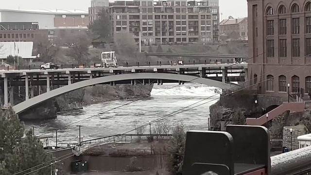 Spokane Washington Has An Amazing Downtown River Falls! смотреть онлайн